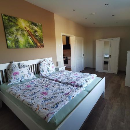 Ferienwohnung Gestuet Von Erden Hassloch  Ngoại thất bức ảnh